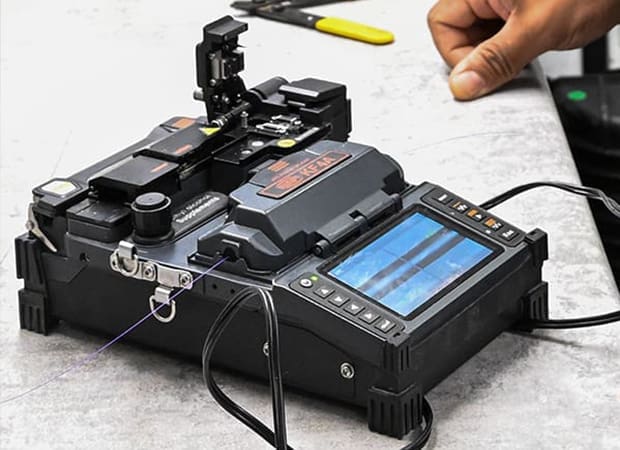 Fibre Optic Fusion Splicer